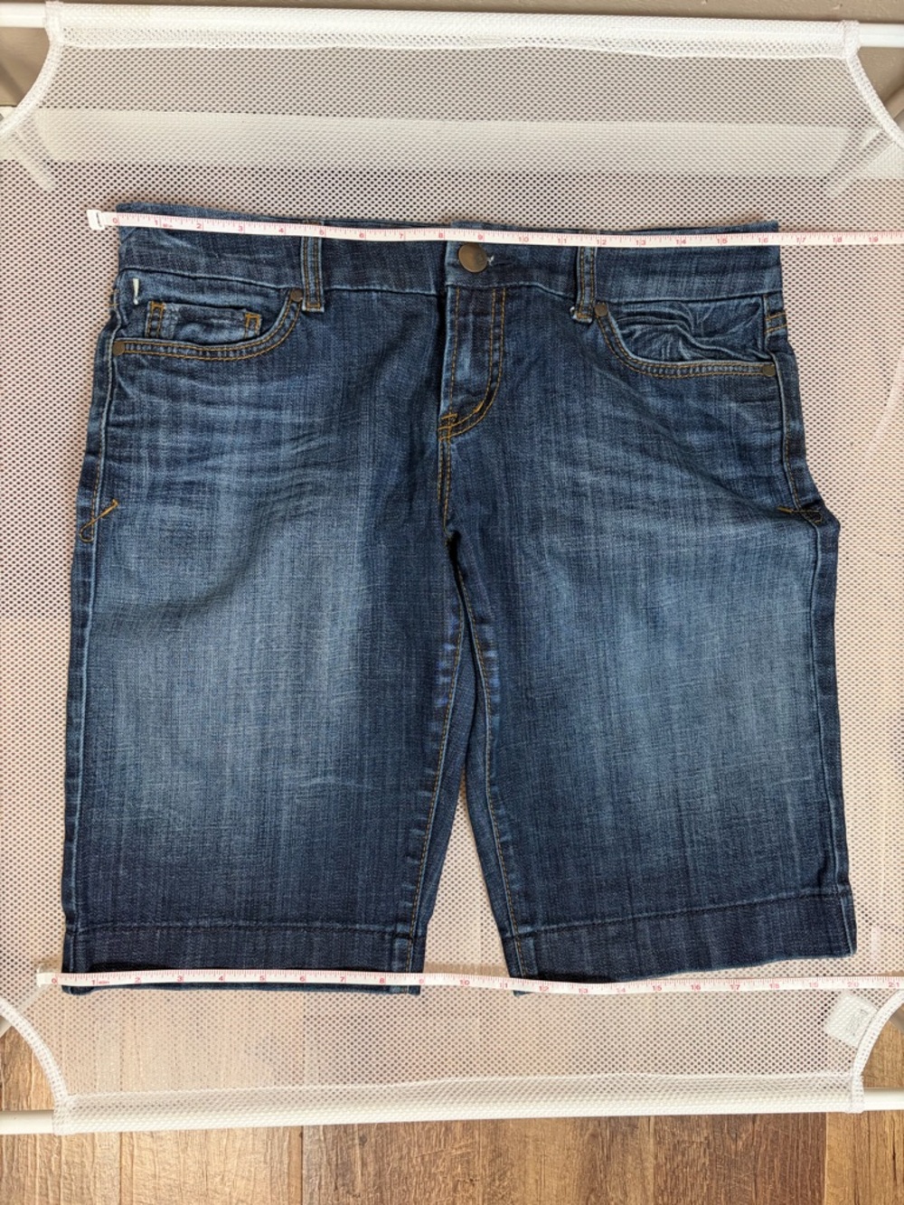 !iT Jeans Los Angeles Vintage Y2K Bermuda Shorts Dark Wash Denim Sz 30 Low Rise - Picture 13 of 16